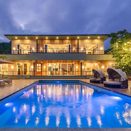 Stayvista At La Nirvana With Pool, Music Speaker & Indoor-Outdoor Game Lonavla Zewnętrze zdjęcie