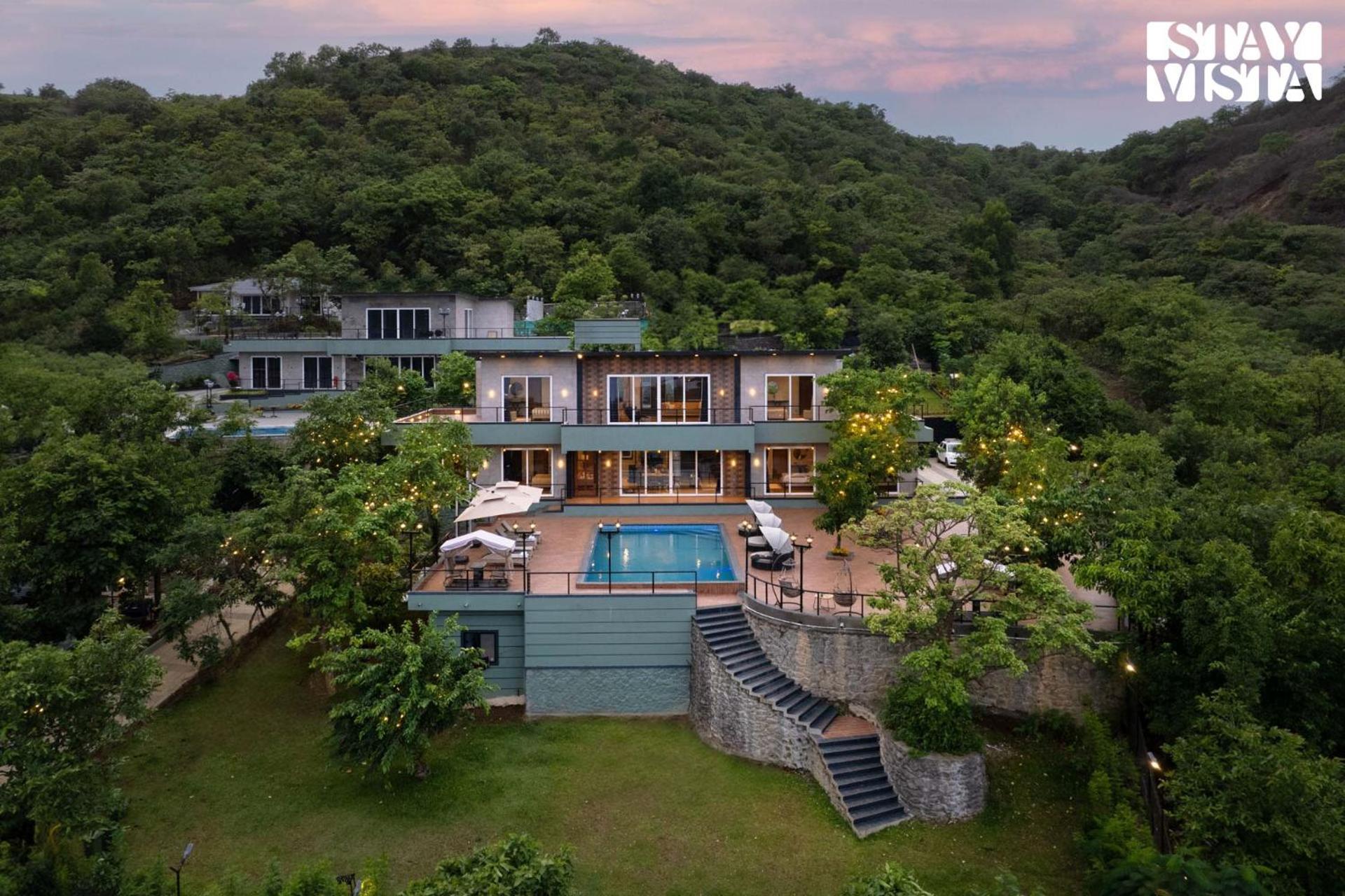 Stayvista At La Nirvana With Pool, Music Speaker & Indoor-Outdoor Game Lonavla Zewnętrze zdjęcie