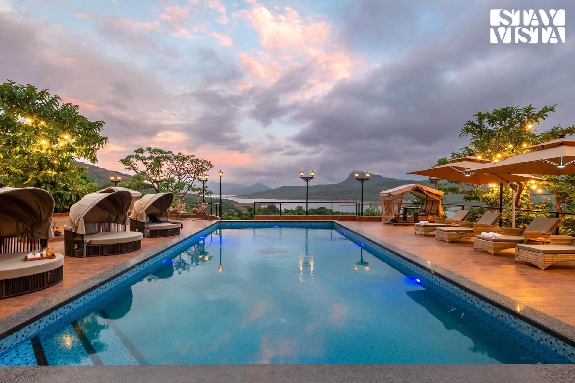 Stayvista At La Nirvana With Pool, Music Speaker & Indoor-Outdoor Game Lonavla Zewnętrze zdjęcie